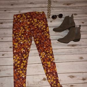 LuLaRoe Tall & Curvy leggings